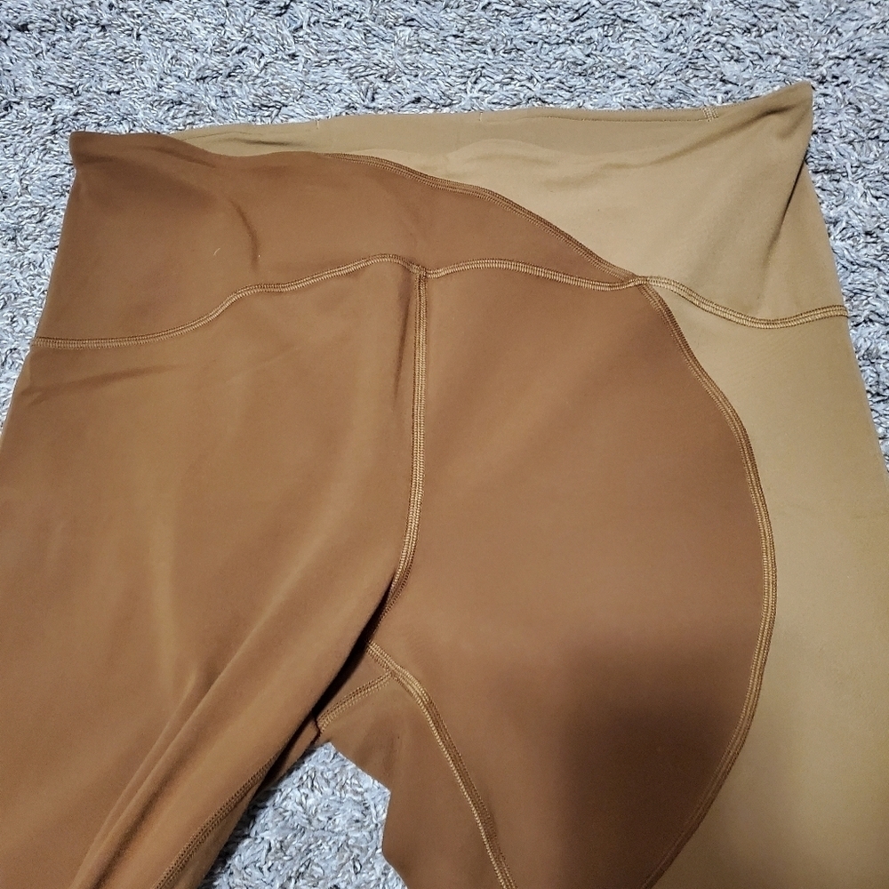 Lululemon leggings - Picture 4 of 10